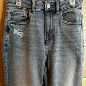 AE light blue distressed Mom jeans